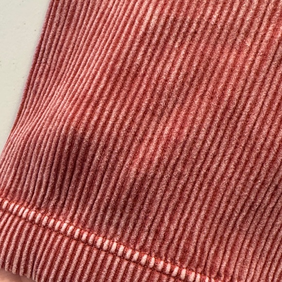 🆕 Zenana Outfitters Ribbed Crop Top. Brand New!💥 - Picture 3 of 3